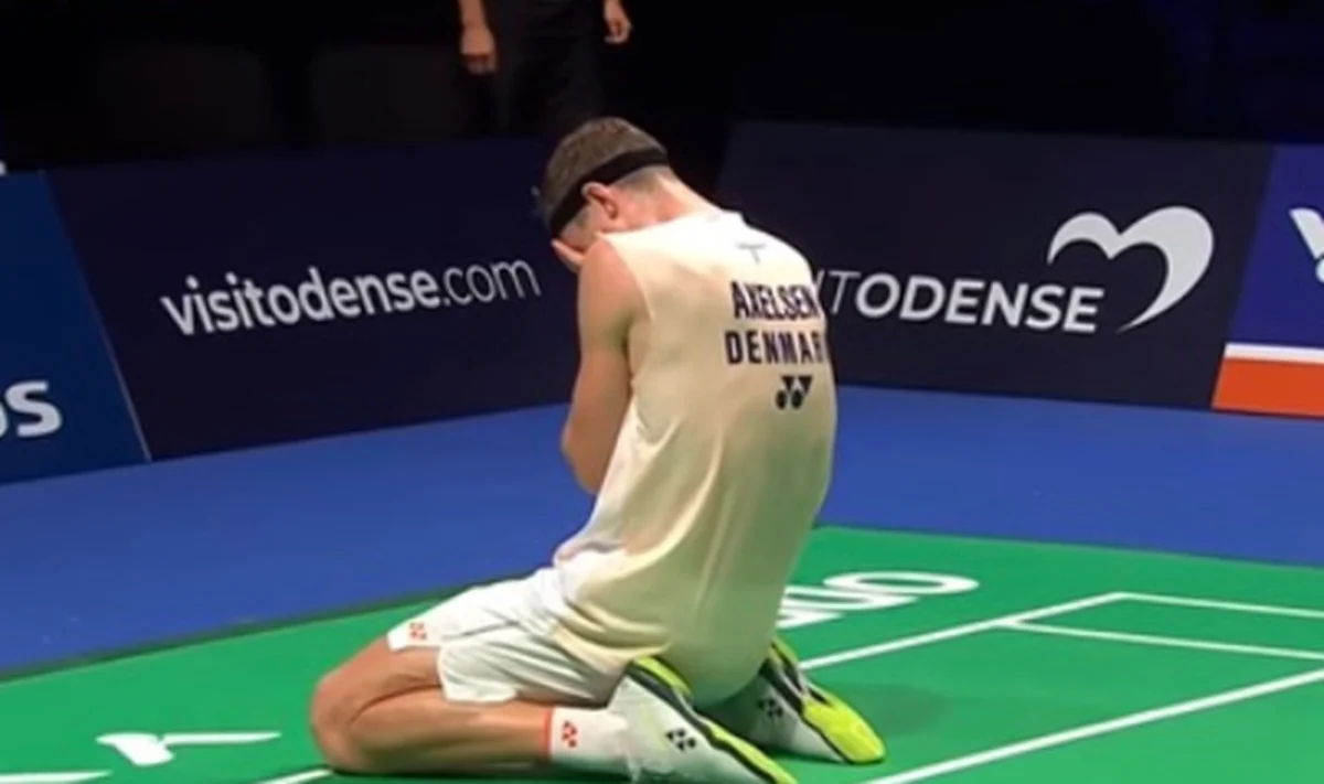 Viktor Axelsen Gantung Raket: Pensiun Dini Karena Cedera Punggung, Legasi Sang Alien di Bulu Tangkis