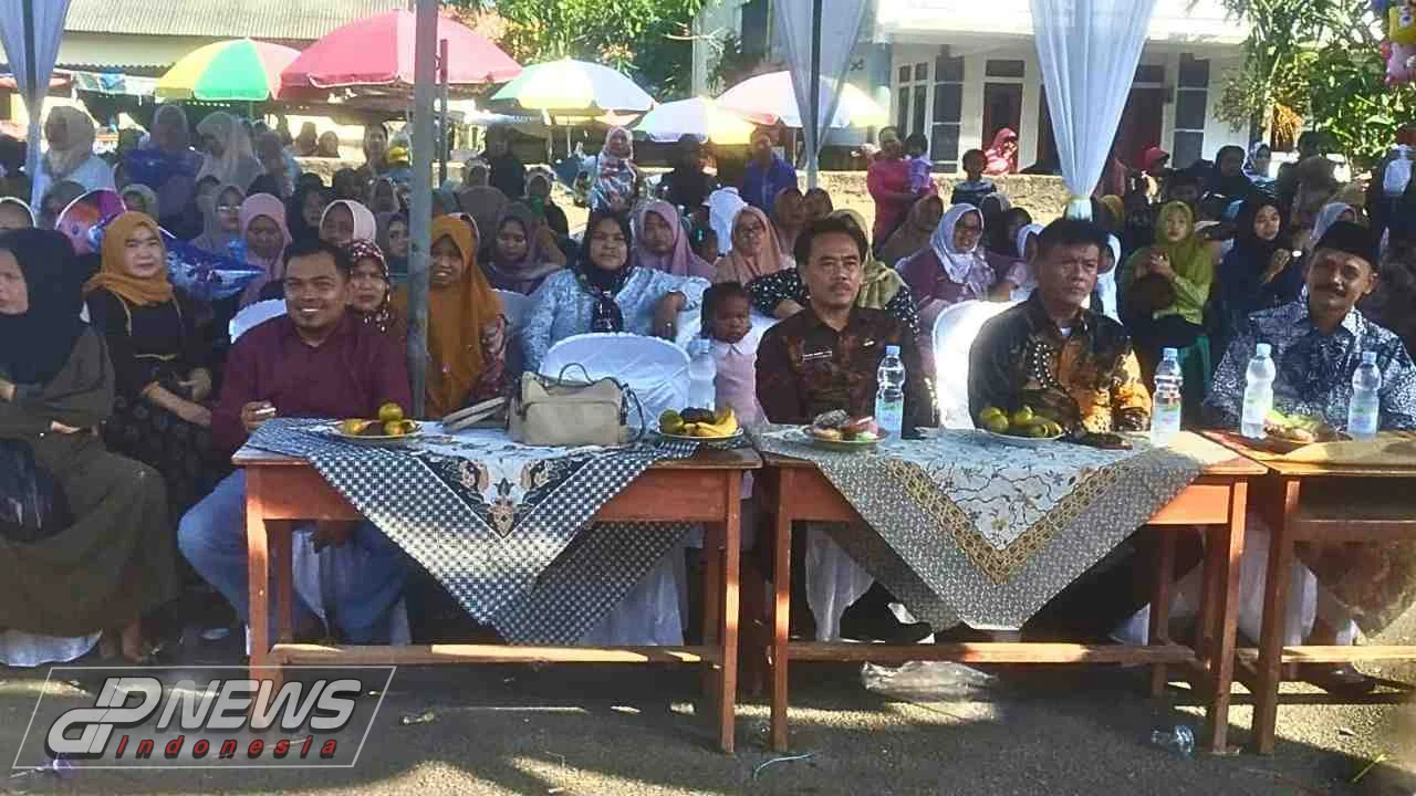 Viral! Tangis Haru Perpisahan Ikhsan, Siswa SMP Sumedang yang Putus Sekolah Demi Jualan Ayam Goreng, Pemerintah Langsung Tanggap