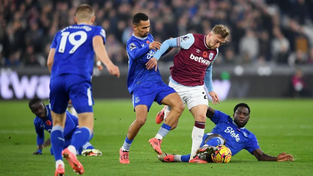 West Ham vs Everton: Drama 2-1 di London Stadium, Kontroversi Penalty & Kritik Wasit
