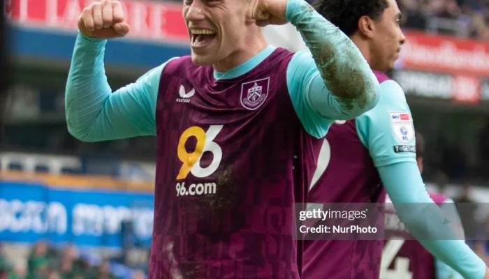 Zian Flemming dan Nasib Burnley: Dari Harapan di Premier League hingga Degradasi ke Championship