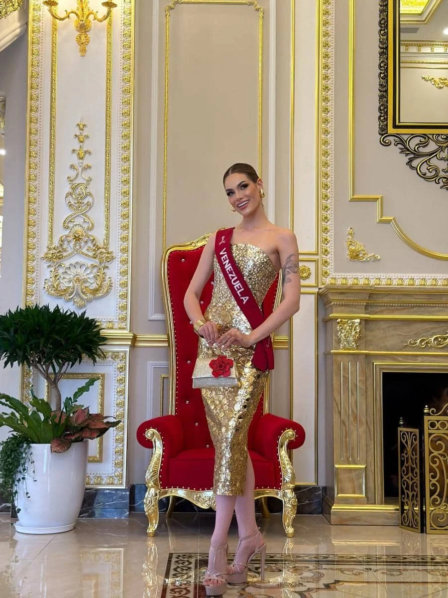 7 Potret Memukau Anna Blanco, Miss Charm 2025, di Indonesia: Keindahan yang Tak Terlupakan!