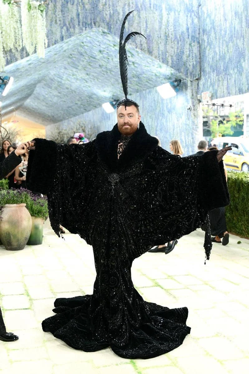 8 Gaya Seleb Pria di Met Gala 2026, Sam Smith Curi Perhatian!