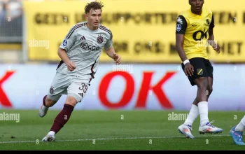 Ajax Tundukkan NAC Breda 2-0, Sorotan pada Maarten Paes, Mika Godts, dan Kontroversi Kewarganegaraan di Eredivisie