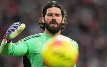 Alisson Becker Siap Gabung Juventus Meski Tanpa Liga Champions