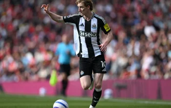 Anthony Gordon Diprediksi Hengkang dari Newcastle United, Barcelona dan Liverpool Berebut Tanda Tangan