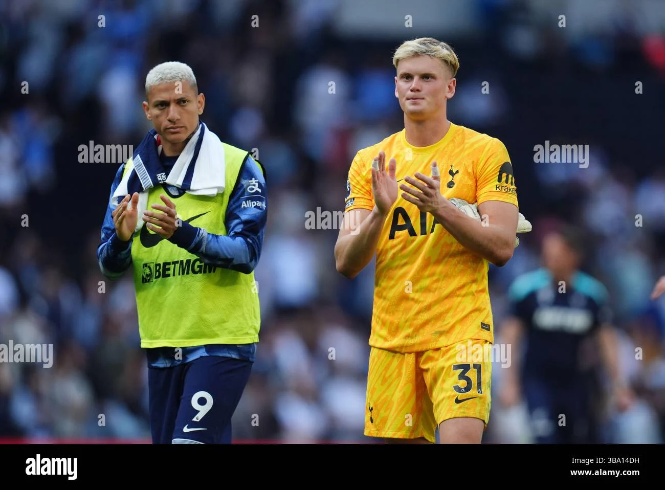Antonín Kinský, Tottenham Hotspur, dan Pertarungan Relegasi Premier League