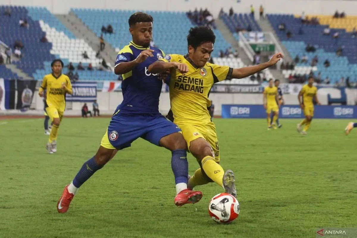 Arema FC Bidik Finis 8 Besar Super League, Marcos Santos Minta Tim Tetap Fokus Lawan PSIM!