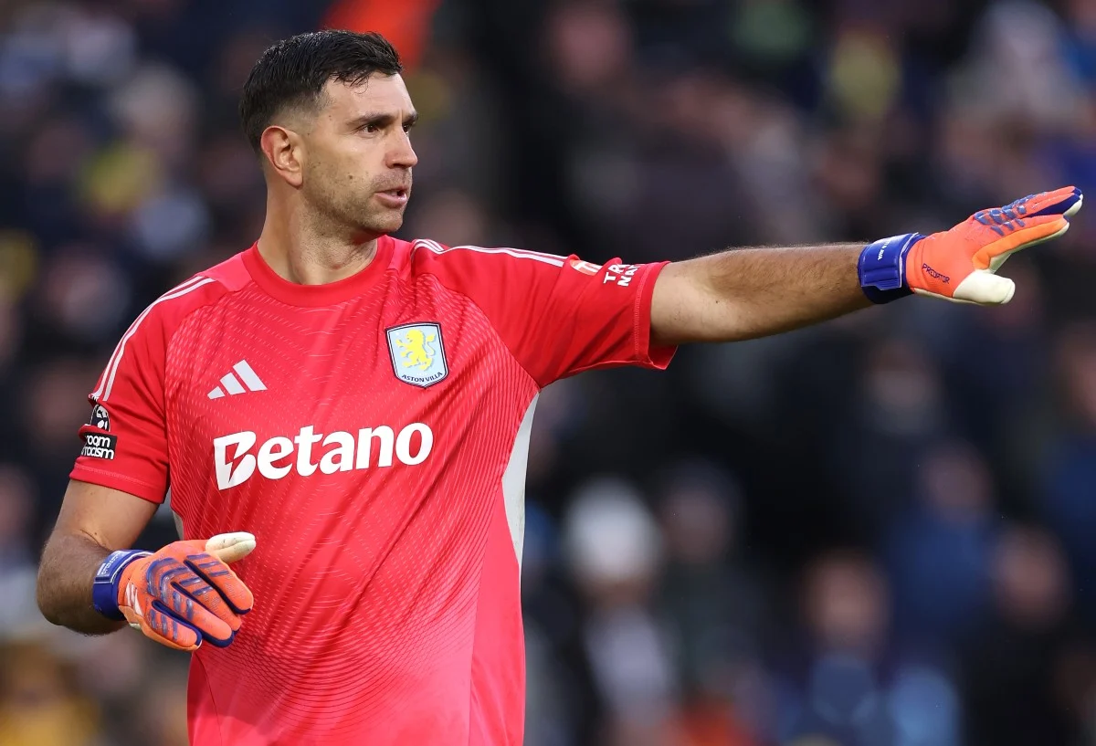 Aston Villa Siap Gantikan Emiliano Martinez, Sementara Liverpool Incar Penjaga Gawang Ini