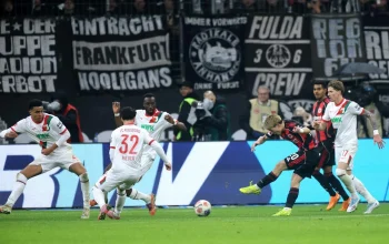 Augsburg vs Eintracht Frankfurt: Drama Lapangan dan Konflik Di Balik Kemenangan Tertunda