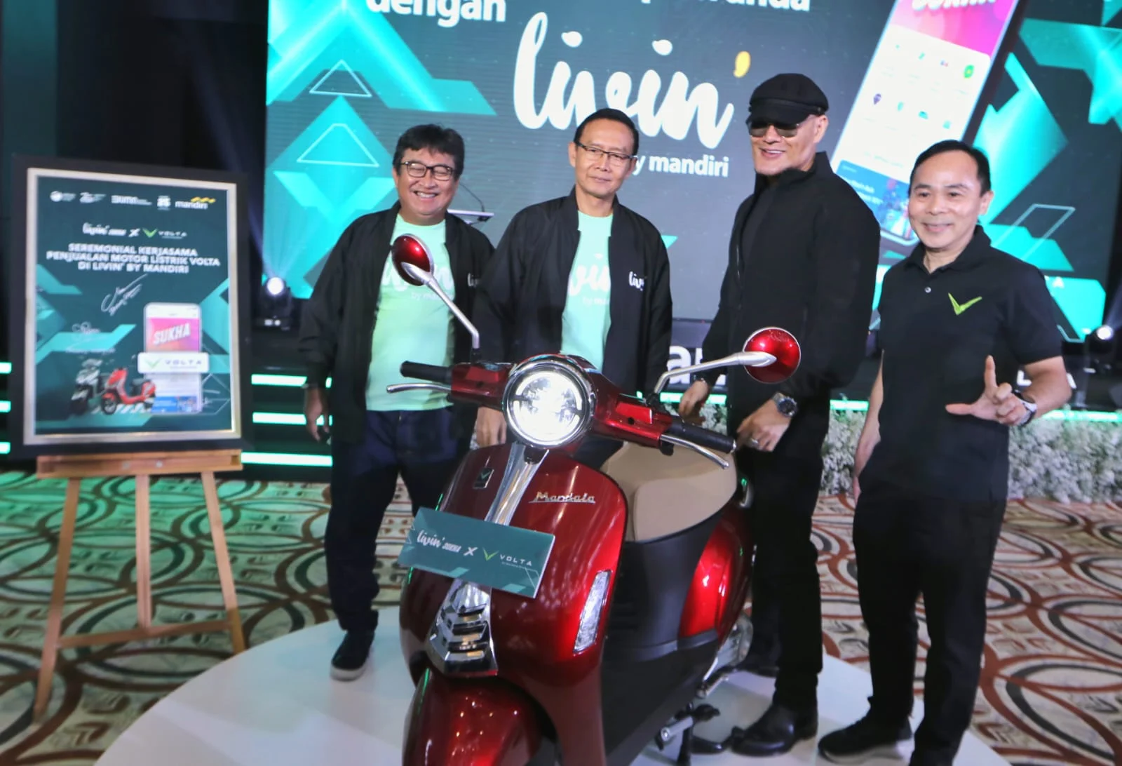 Bank Mandiri dan Pengemudi Ojek: Kebiasaan Unik dan Kepedulian Sosial