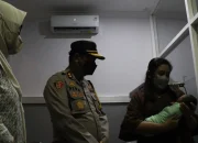Bayi Ditemukan di Saluran Air: Dirawat di RSUD, Polisi Buru Pelaku