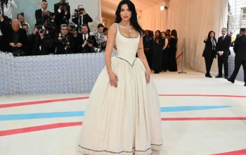 Beyonce Met Gala 2026: Kembalinya Sang Ratu Fashion dengan Gaun Kerangka dan Kalung Berlian Rp 869 Miliar bersama Blue Ivy