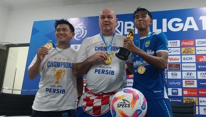 Bojan Hodak Optimistis Persib Bandung Rebut Gelar Juara Meski Borneo FC Menempel Ketat