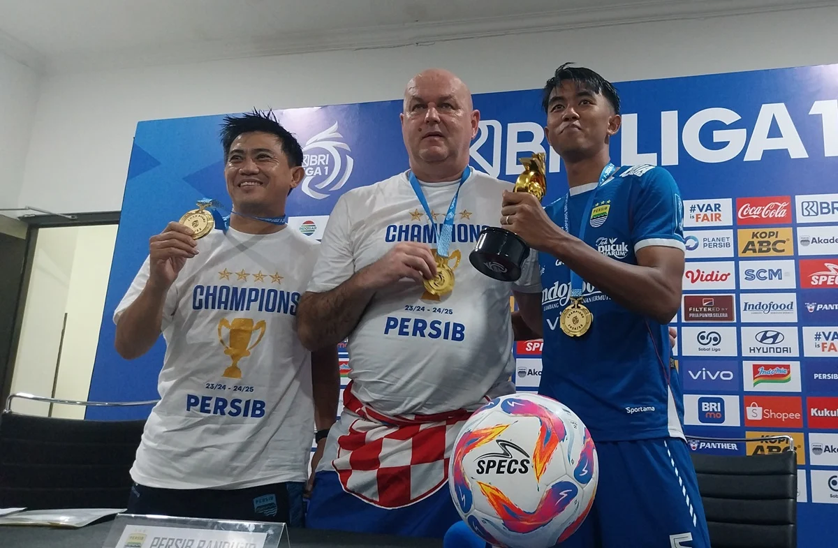 Bojan Hodak Optimistis Persib Bandung Rebut Gelar Juara Meski Borneo FC Menempel Ketat