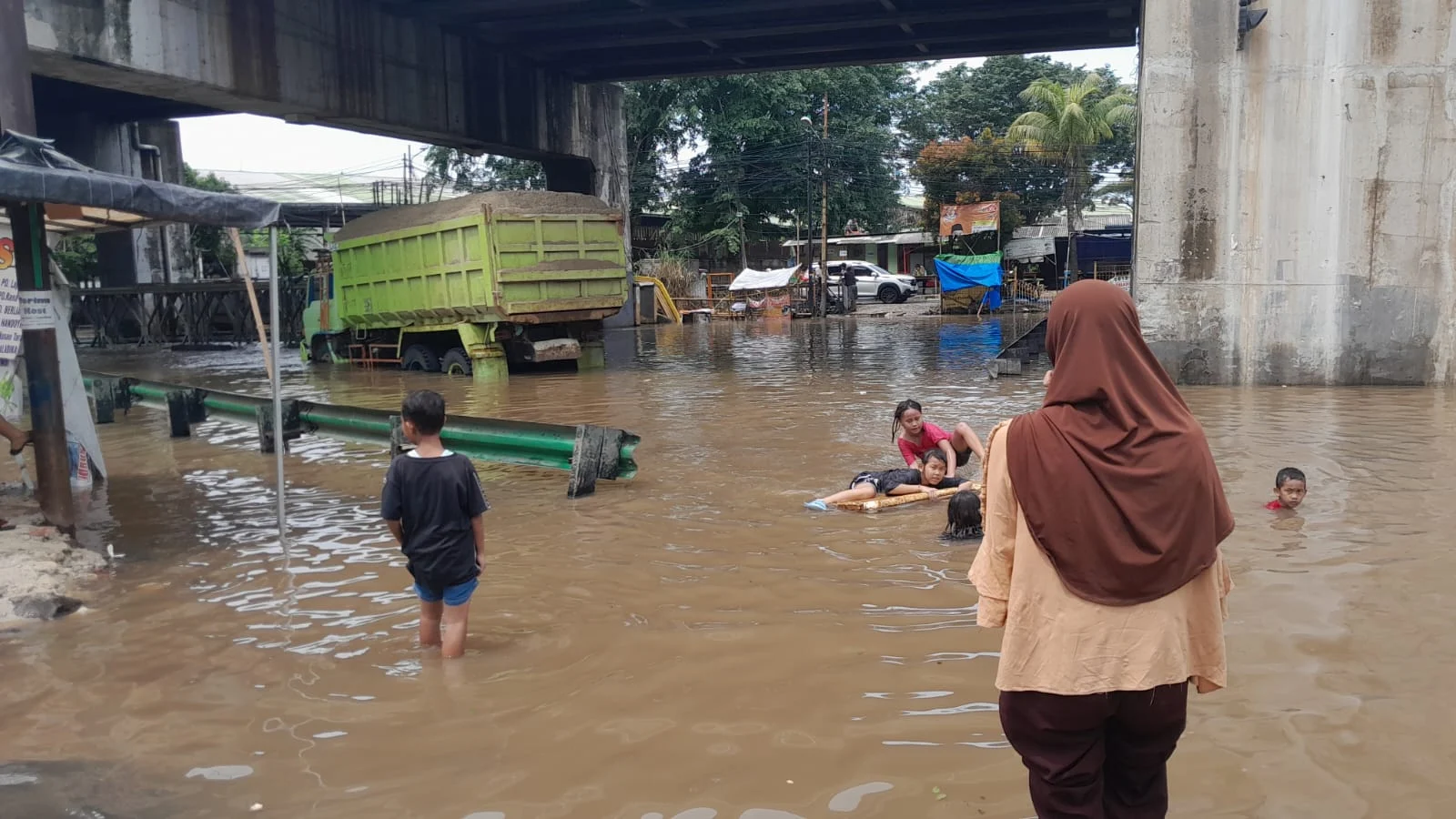 BSD Mengalami Banjir dan Kasus Bullying, Warga Tangerang Bebas Macet Berkat Flyover Cisauk