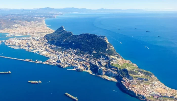 Cadiz: Sejarah dan Ekonomi Kota Strategis di Gibraltar