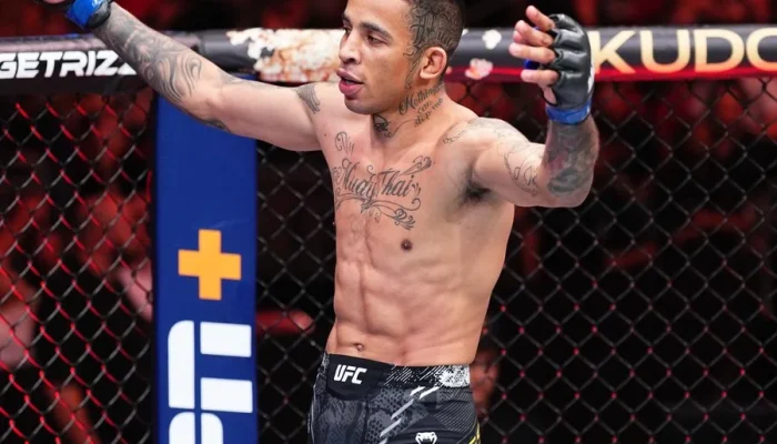 Carlos Prates Tancap Kemenangan Dominan di UFC Perth, Siap Tantang Top Contender