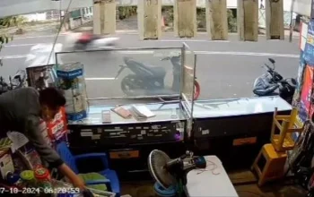 CCTV Kota Bogor Tangkap Aksi Pemotor 'Terbang' dan Pencurian HP Selebgram