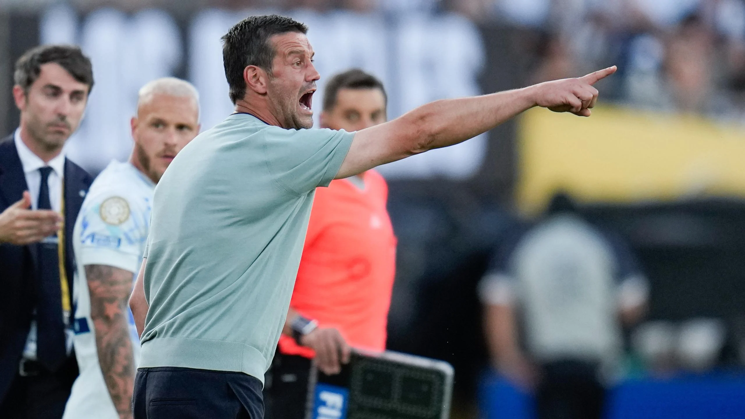 Cristian Chivu: Sang Pelatih yang Membawa Inter Milan Juara Serie A