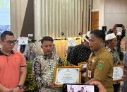 Dean Wade dan Penghargaan Warga di Clinton Township