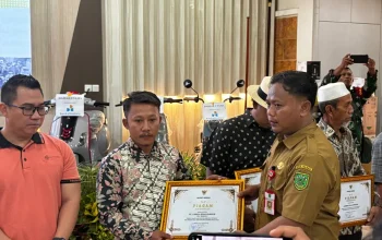 Dean Wade dan Penghargaan Warga di Clinton Township