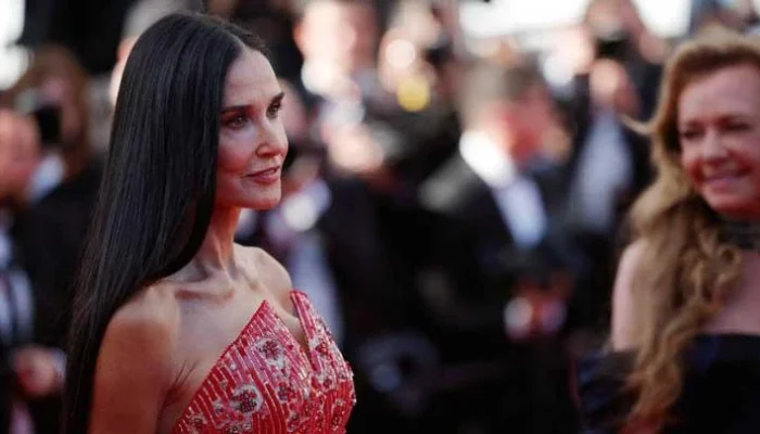 Demi Moore Menghadapi Kecemasan Penggemar Setelah Penampilan di Cannes 2026