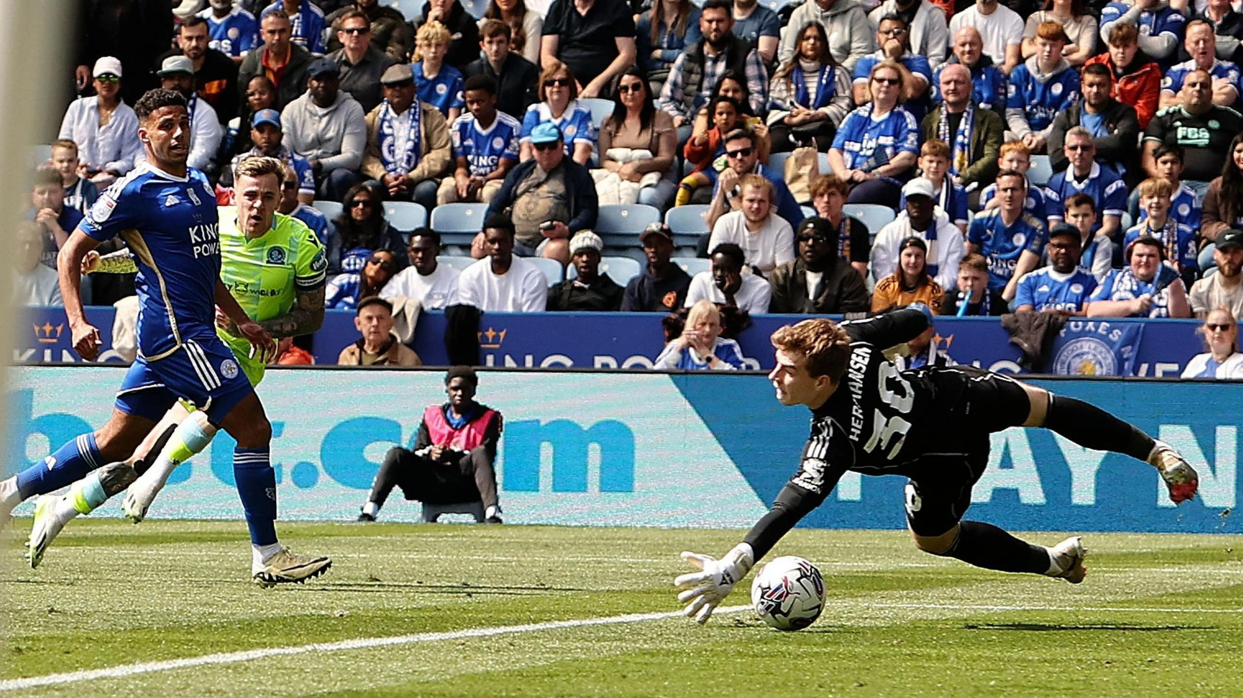 Drama Akhir Musim: Leicester vs Blackburn, Kemenangan Tipis yang Menyimpan Kontroversi Besar