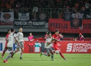 El Clasico Indonesia: Persija Jakarta vs Persib Bandung, Pertarungan Sengit di Stadion Segiri