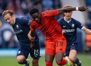 Eli Junior Kroupi Jadi Bintang Baru yang Dikejar Manchester United dan Barcelona