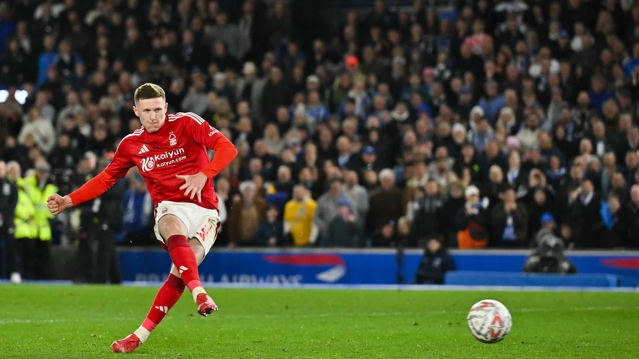 Elliot Anderson: Kunci Sukses Manchester United di Masa Depan?