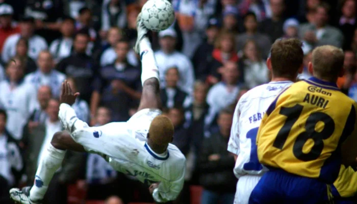 FC Copenhagen Menghormati Legenda Sibusiso Zuma 25 Tahun Setelah Gol Ikonik