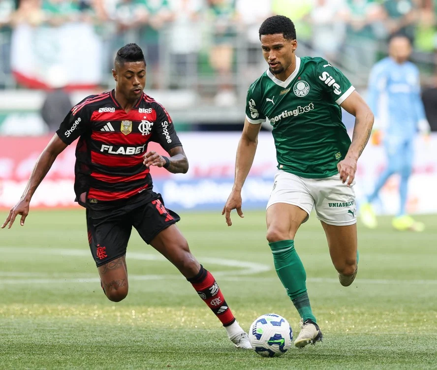 Flamengo vs Palmeiras: Persaingan Sengit di Brasileirão