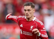Florian Wirtz Gagal Bersinar di Old Trafford: Kritik Mantan Liverpool dan Solusi Taktik Baru