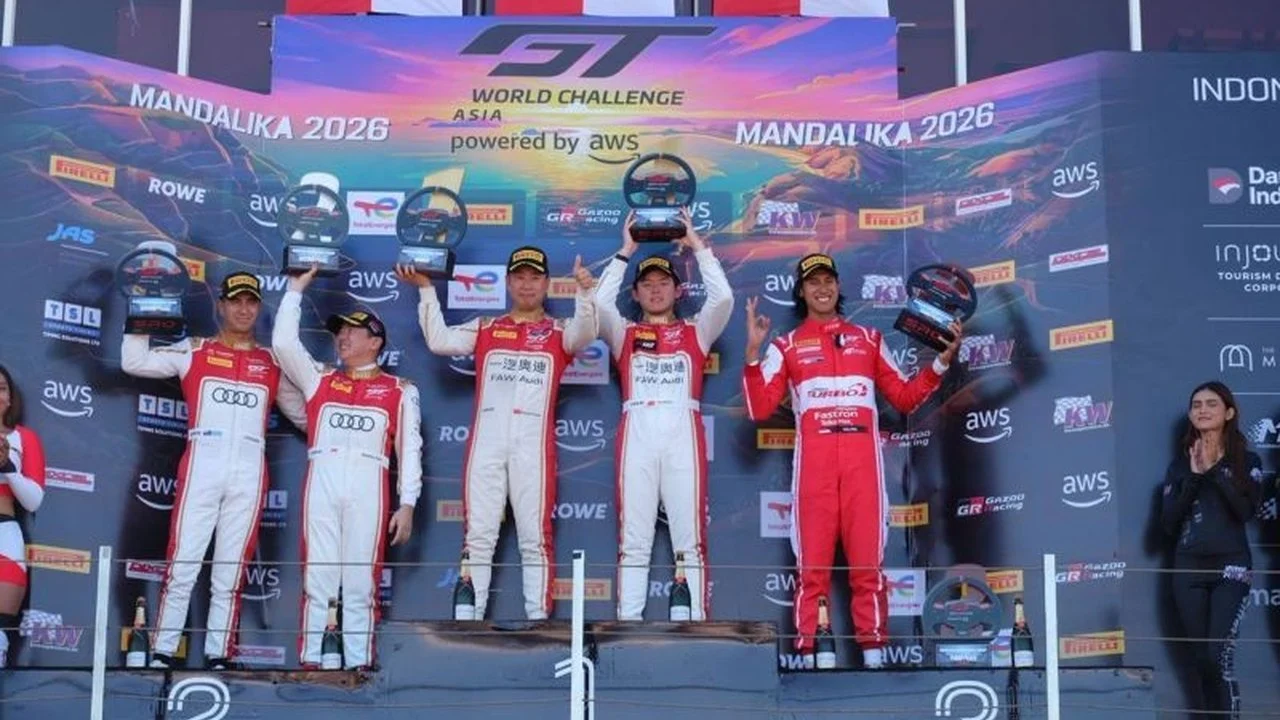 Gemilang! Sean Gelael Raih Podium Tiga di GTWCA Mandalika, Solo Driver Indonesia Buktikan Kualitas