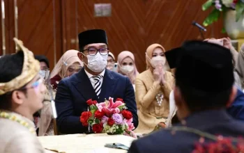 Gubernur Jawa Barat Jadi Saksi Nikah Difabel di KUA Bale Endah, Tekad Layanan Inklusif Meski Libur