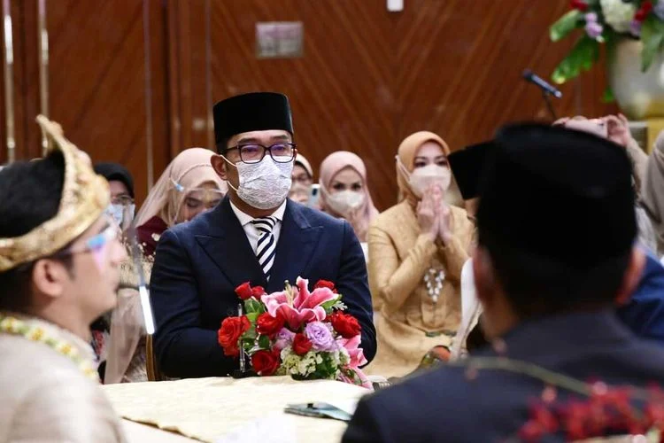 Gubernur Jawa Barat Jadi Saksi Nikah Difabel di KUA Bale Endah, Tekad Layanan Inklusif Meski Libur