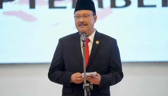 Gus Ipul Klarifikasi Tudingan Korupsi Sepatu Sekolah Rakyat Rp 700 Ribu: Itu Pemberian Khofifah!