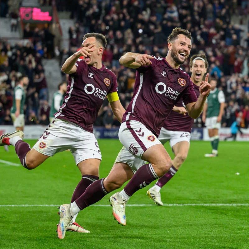 Hearts FC Menuju Gelar Liga dengan Derek McInnes dan Claudio Braga di PosisiNomor Satu