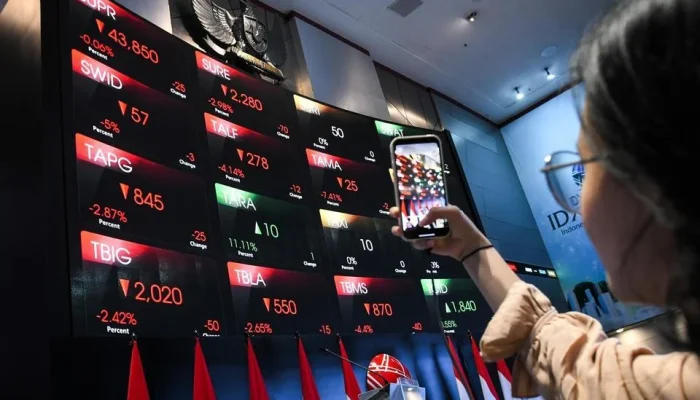 IHSG Anjlok 3,76% pada Sesi Pertama, Saham ANTM dan INCO Loyo