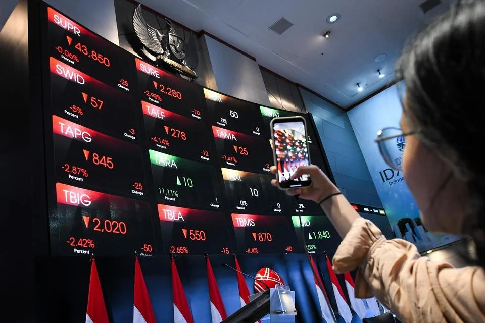 IHSG Anjlok 3,76% pada Sesi Pertama, Saham ANTM dan INCO Loyo