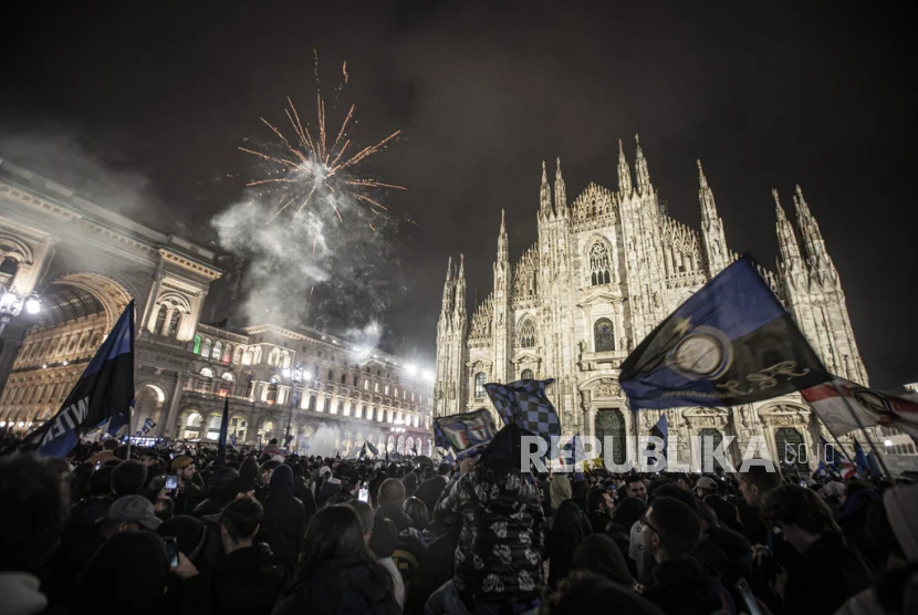 Inter Milan Rayakan Scudetto ke-21 dengan Gemerlap di Piazza Duomo, Chivu Catat Rekor 88 Tahun