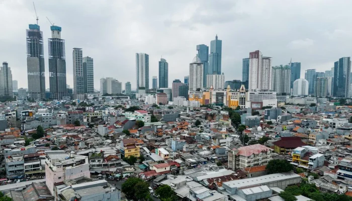Jakarta Barat Menghadapi Tantangan Lingkungan dan Kesehatan