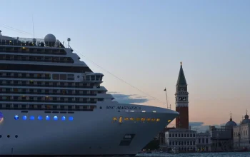 Kapal Pesiar Terkunci di Bordeaux Setelah Kematian Penumpang dan Wabah Norovirus