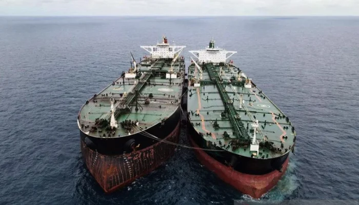 Kapal Tanker Minyak Qatar Diserang Iran di Selat Hormuz