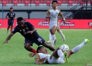 Kasus Rasisme Marc Klok Memanas: Layvin Kurzawa Bela, Bhayangkara FC Lapor ke PSSI