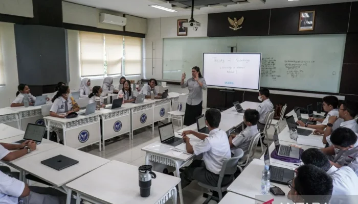 Kemdiktsaintek Gandeng AS, Guru Tamu dari Amerika Bisa Mengajar di Sekolah Garuda