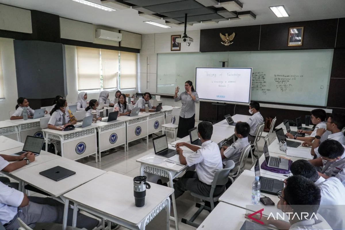 Kemdiktsaintek Gandeng AS, Guru Tamu dari Amerika Bisa Mengajar di Sekolah Garuda