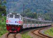 Kereta Api Indonesia Hadapi Tantangan Keselamatan: Dari 1.089 Perlintasan Liar hingga Penghargaan Keamanan KAI Logistik