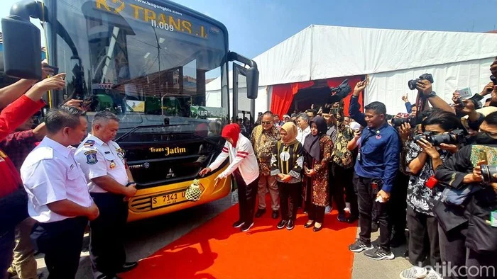 Khofifah Kabulkan Tuntutan Buruh: Koridor Trans Jatim Siap Layani Pasuruan Raya