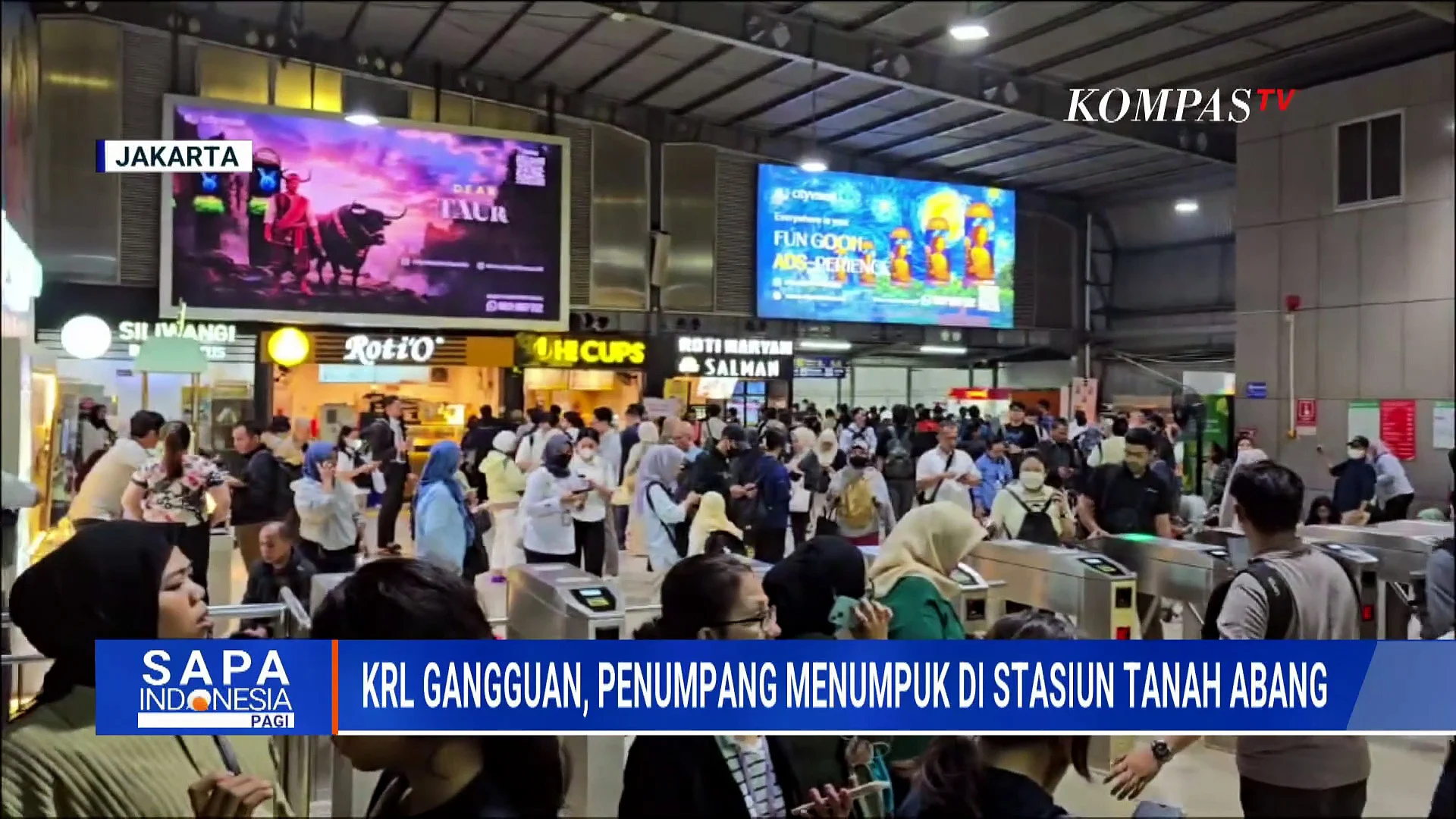 KRL di Stasiun Jurang Mangu Tersambar Petir: Rekaman Detik-detik Mengungkap Bahaya Aliran Listrik